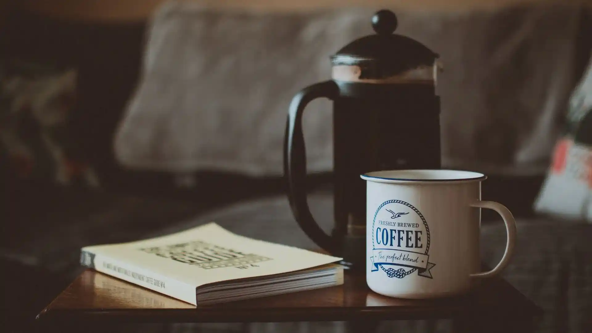 Préparation de café avec une cafetière French Press